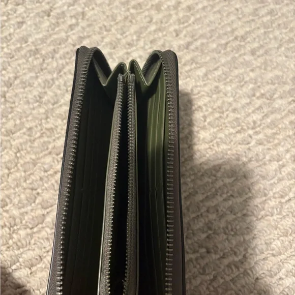 Coach Green Leather Zip Wallet - Picture 4 of 4